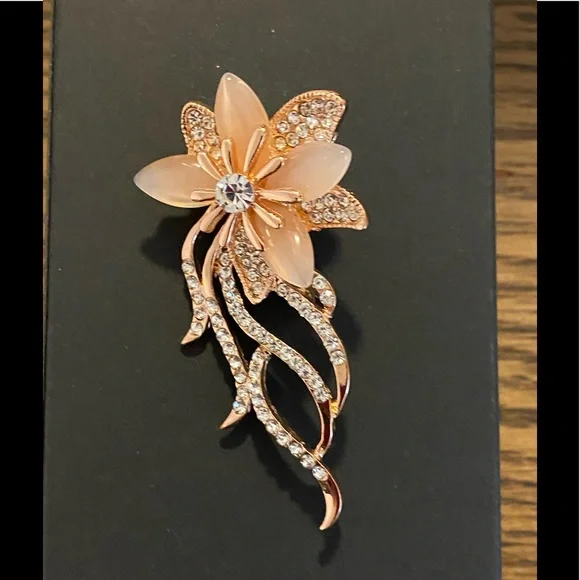 Pin - Picture 1 of 7